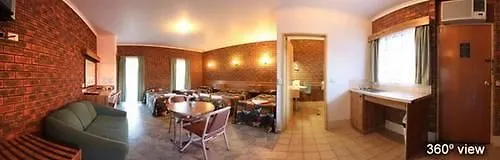 The Cottage Motor Inn Albury Cbd